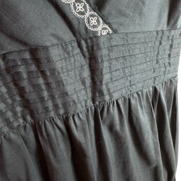Calvin Klein Black Silver Embroidered V-Neck Sleeveless Fit & Flare Dress Sz 2P - Picture 4 of 9